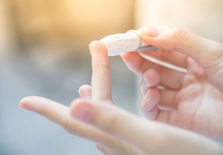 指尖采血检测有望能诊断阿尔茨海默病