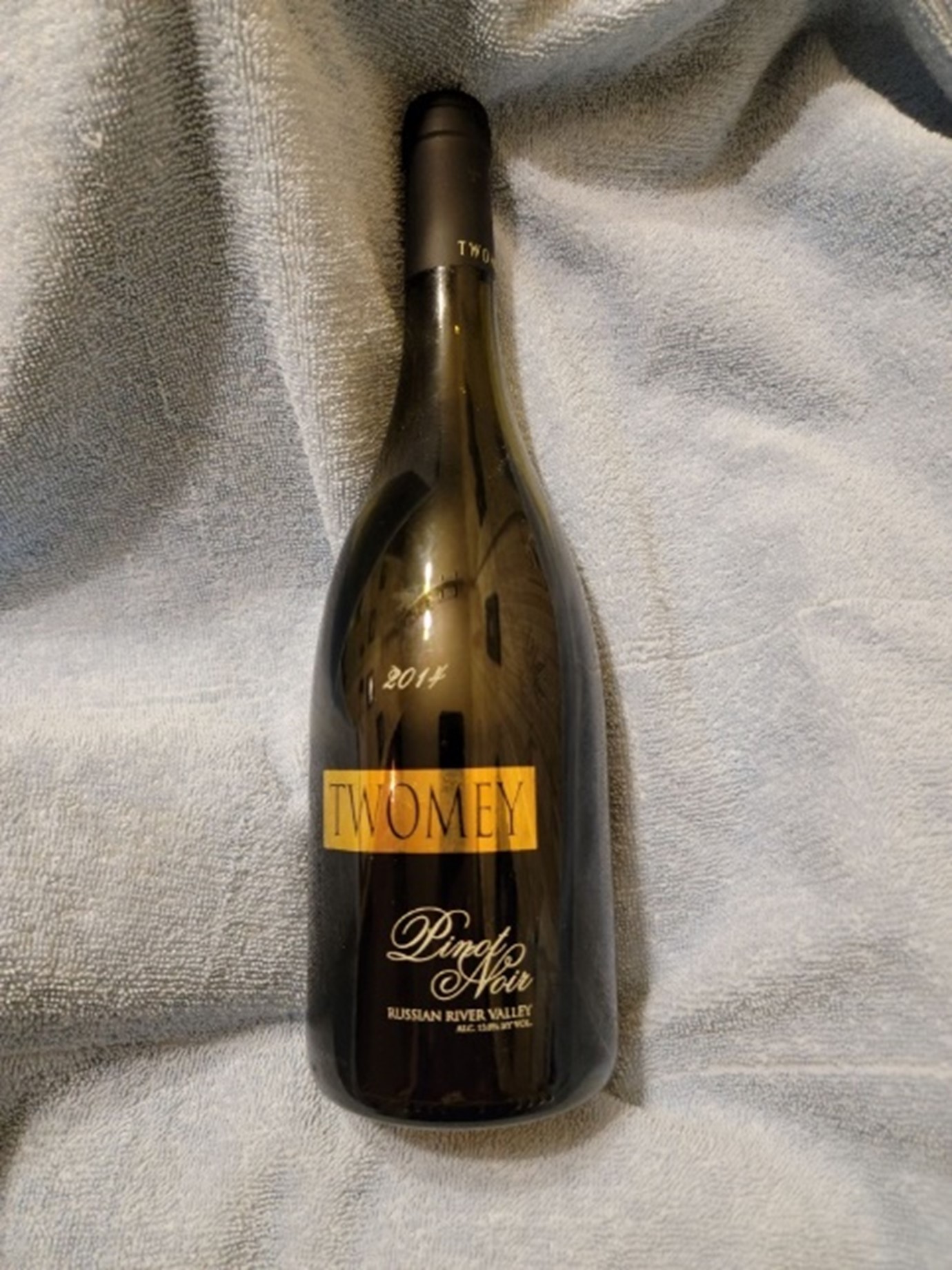 Twomay Pino Noir Photo