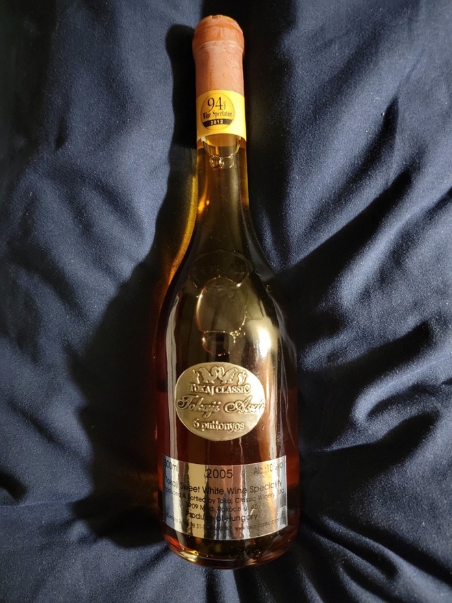 10 01 a Hungarian Tokaji Aszu good