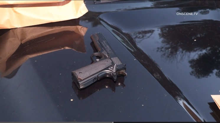 12 05 woman robber 2