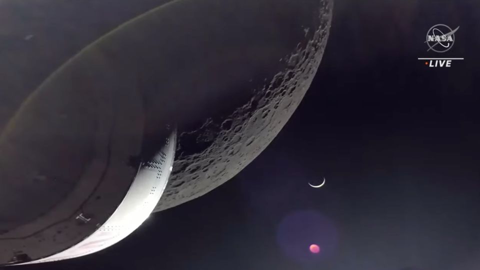 12 11 nasa artemis i moon flyby return screenshot