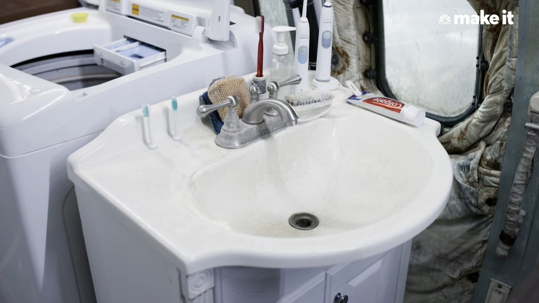 12 27 airplane house 洗衣机