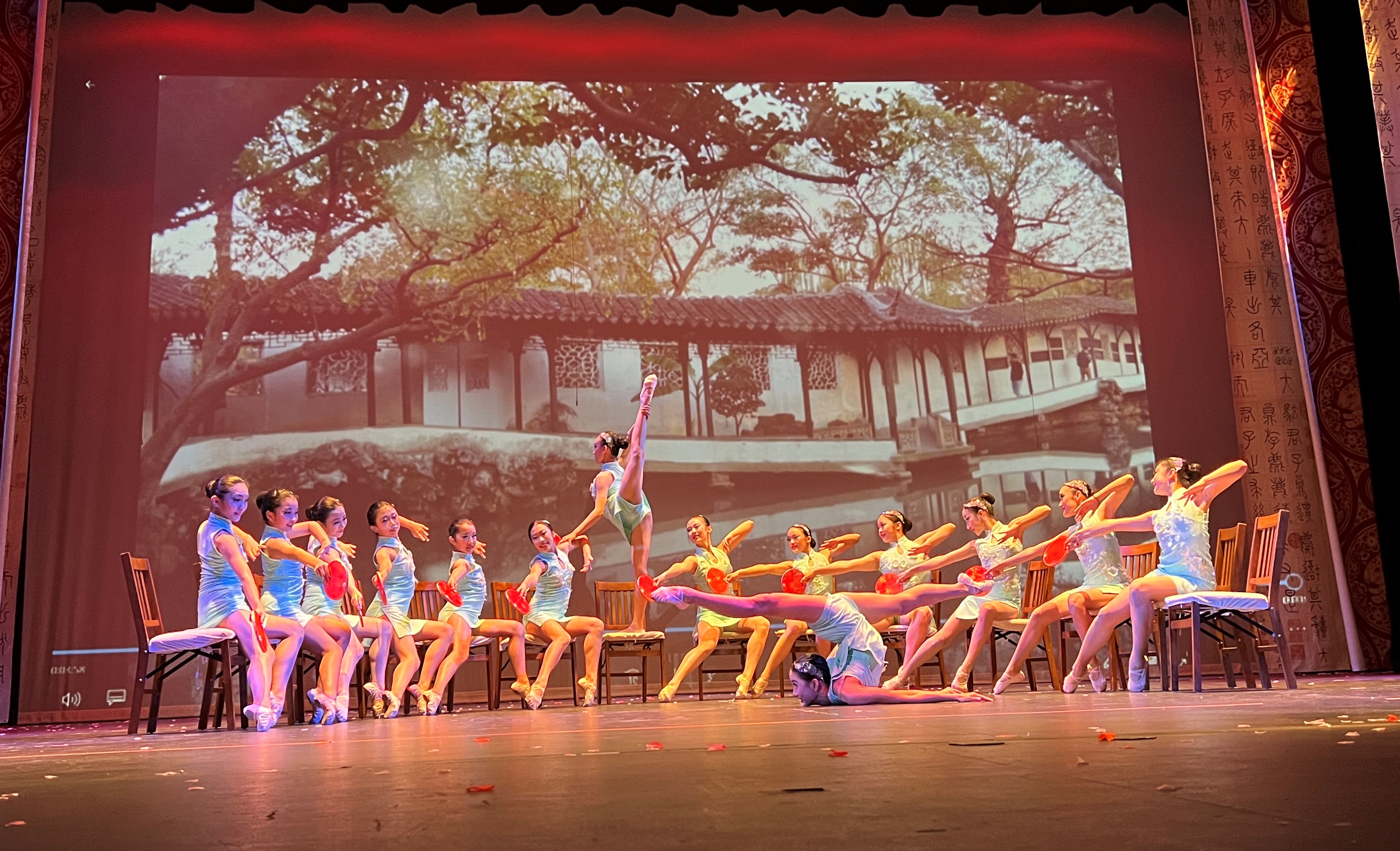 4 舞蹈姐妹情谊 兴坚舞蹈学校