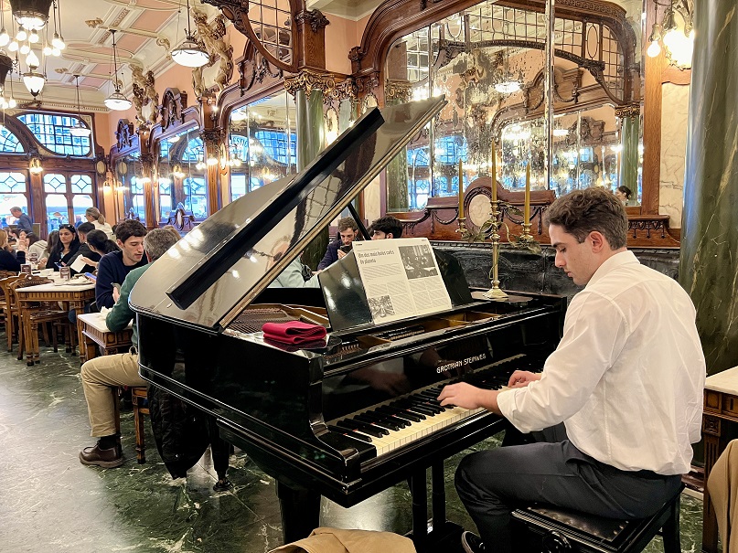 2023 11 25 Majestic Cafe 6