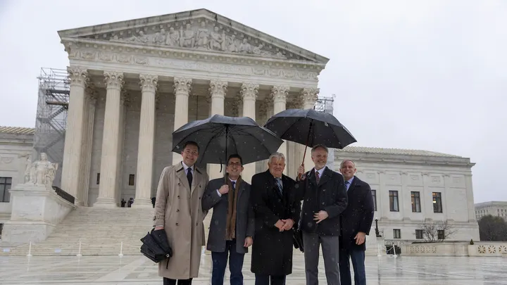 2024 01 26 谢茨与他的律师团队