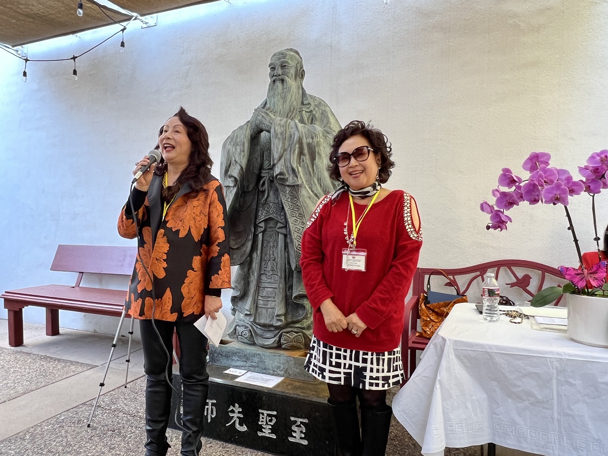 2024 03 17 前会长邵蕾蕾左和美术组长法薇右