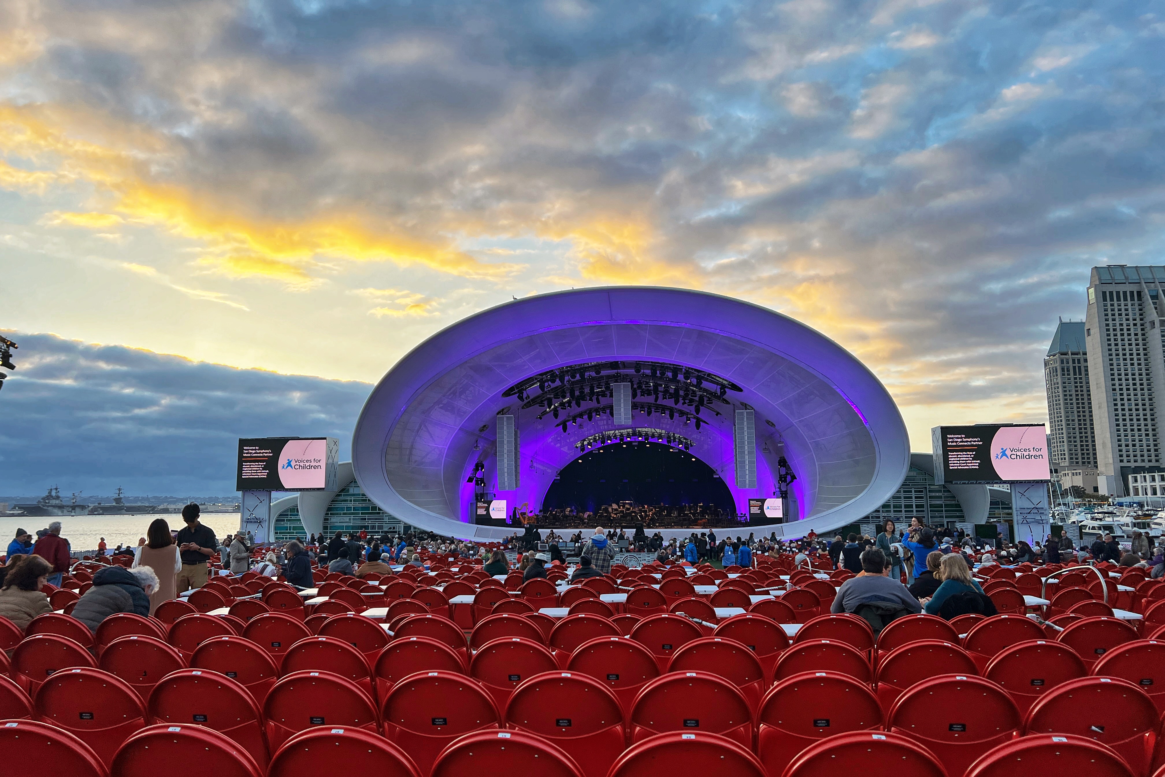 2024 04 12 拉迪贝壳剧场正视