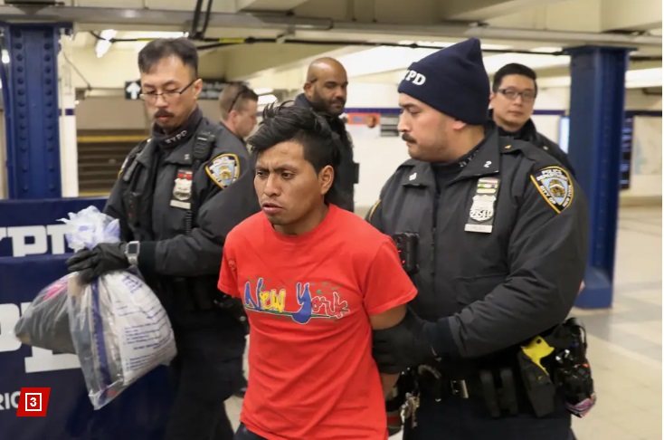 2024 12 22 police arresting suspect