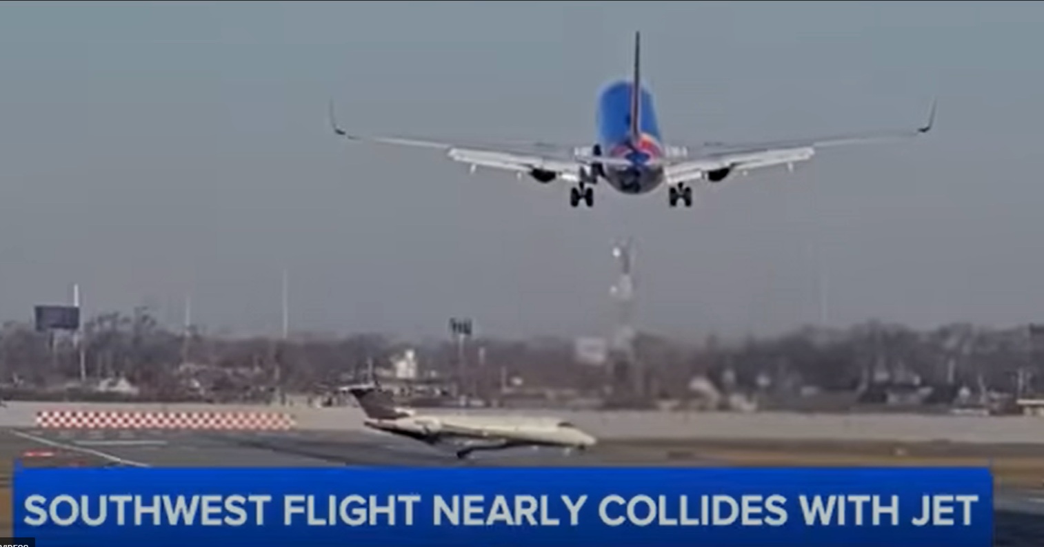 2025 02 25 3 西南2504以250英尺高度飞过Flexjet 560