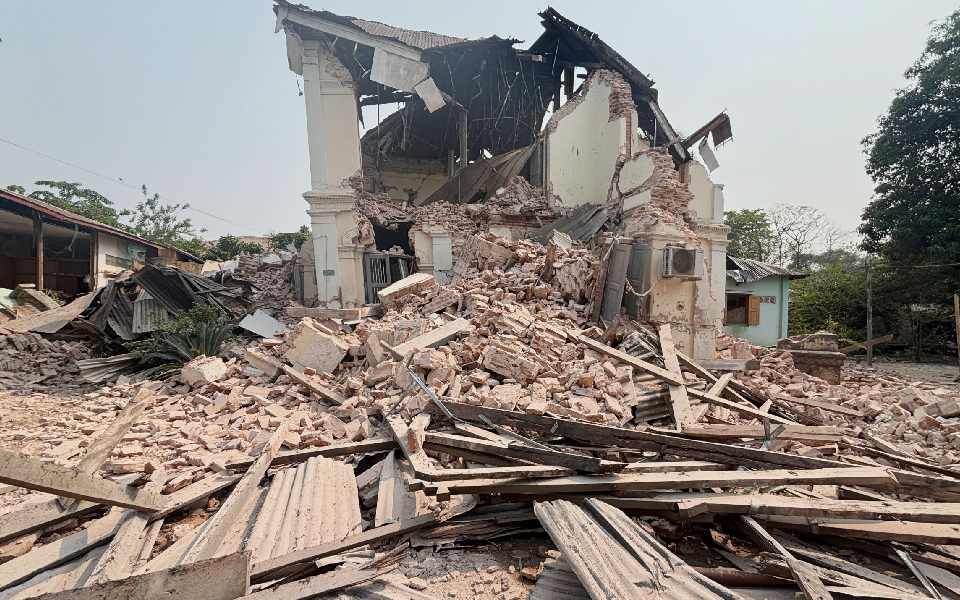 2025 03 28 缅甸地震后建筑物受损