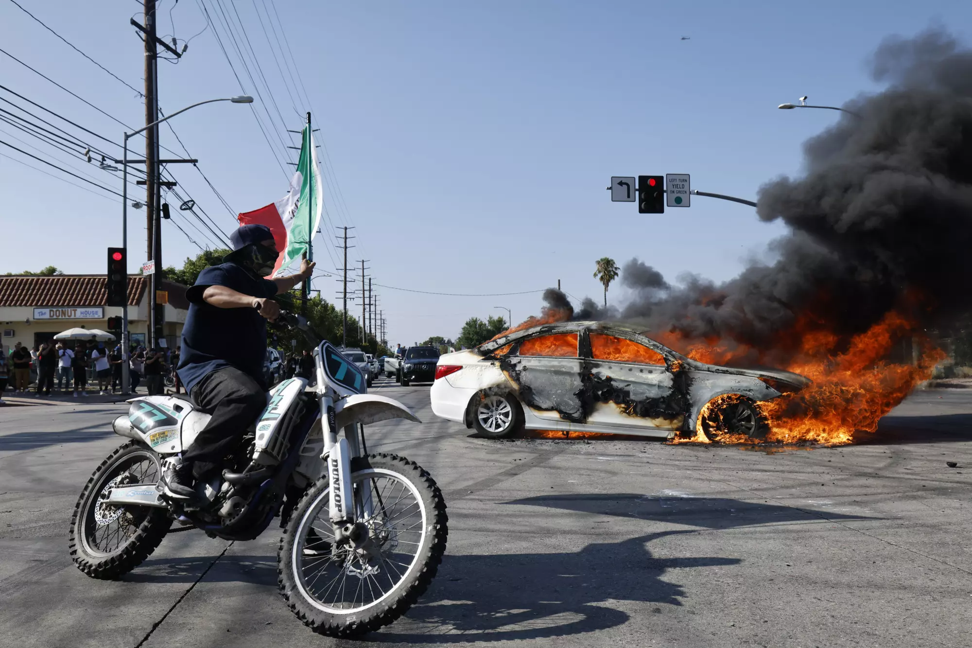 2025 06 08 LA 冲突