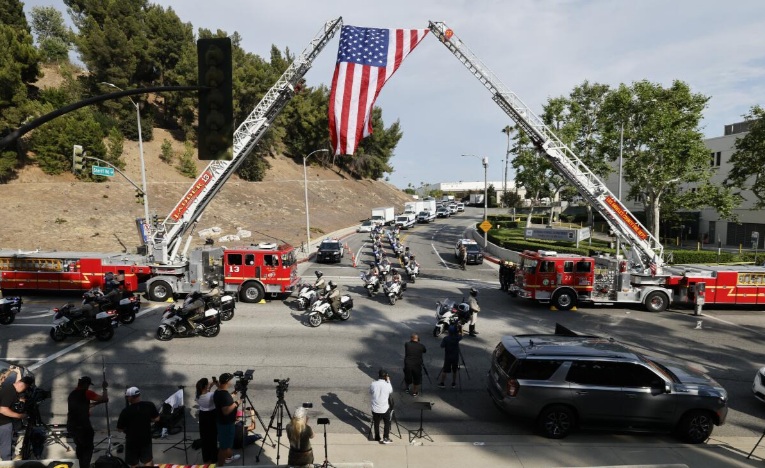 2025 07 19 护送三位遇难警官的遗体