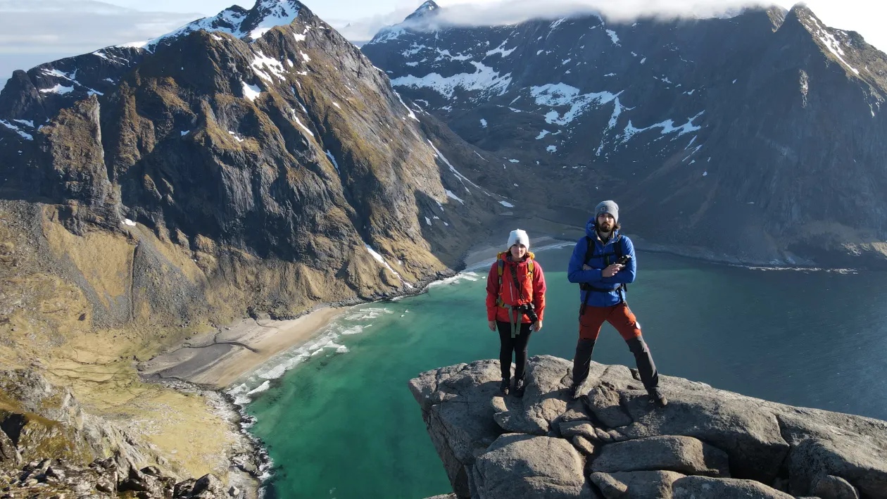 2025 10 21 旅游者 2