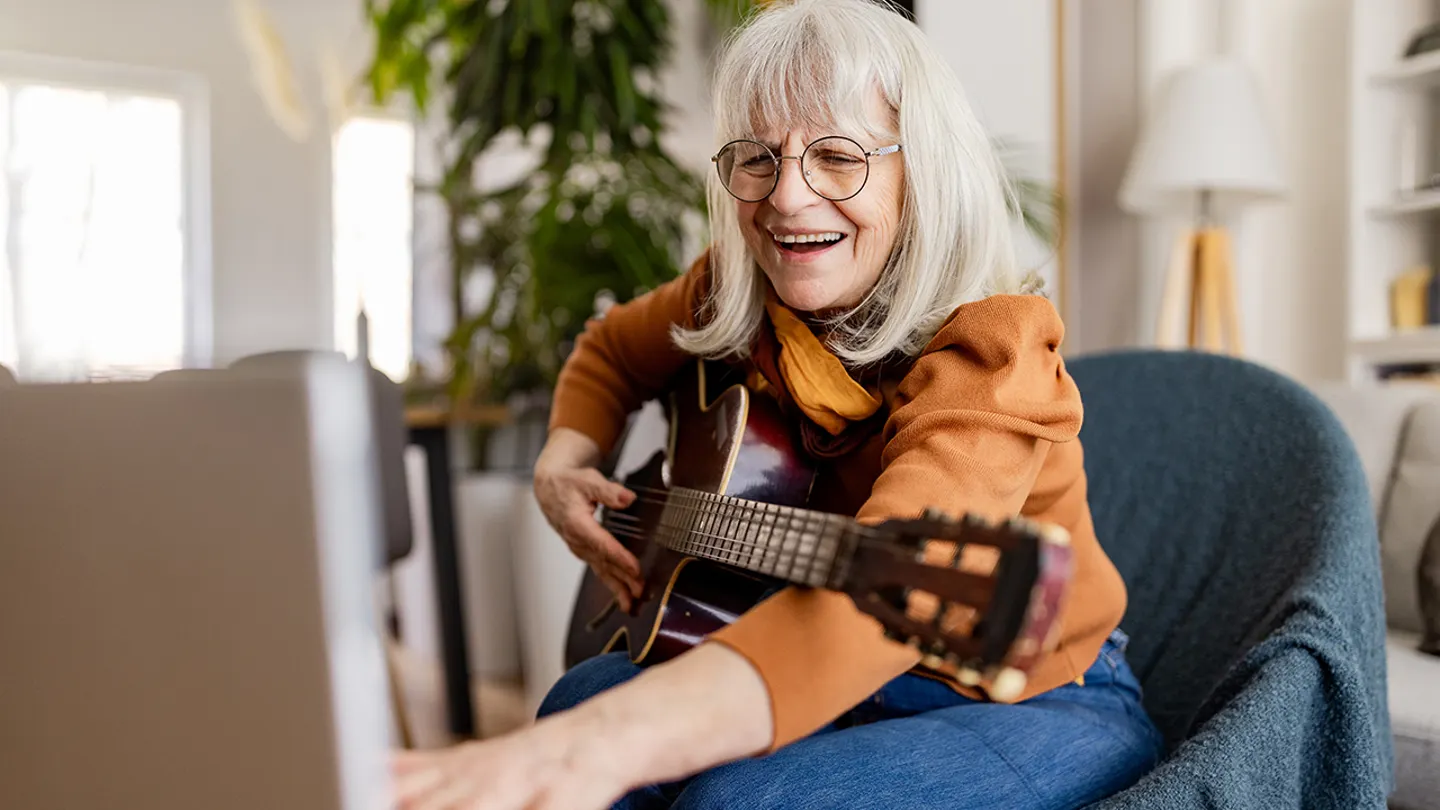 2025 11 10 senior woman guitar dementia