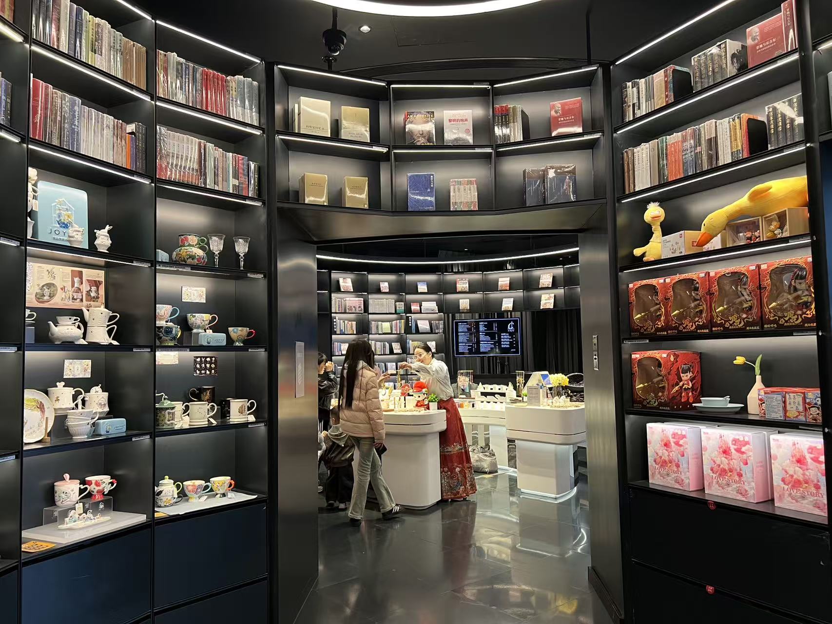 2025 11 17 朵云书店 10 Copy