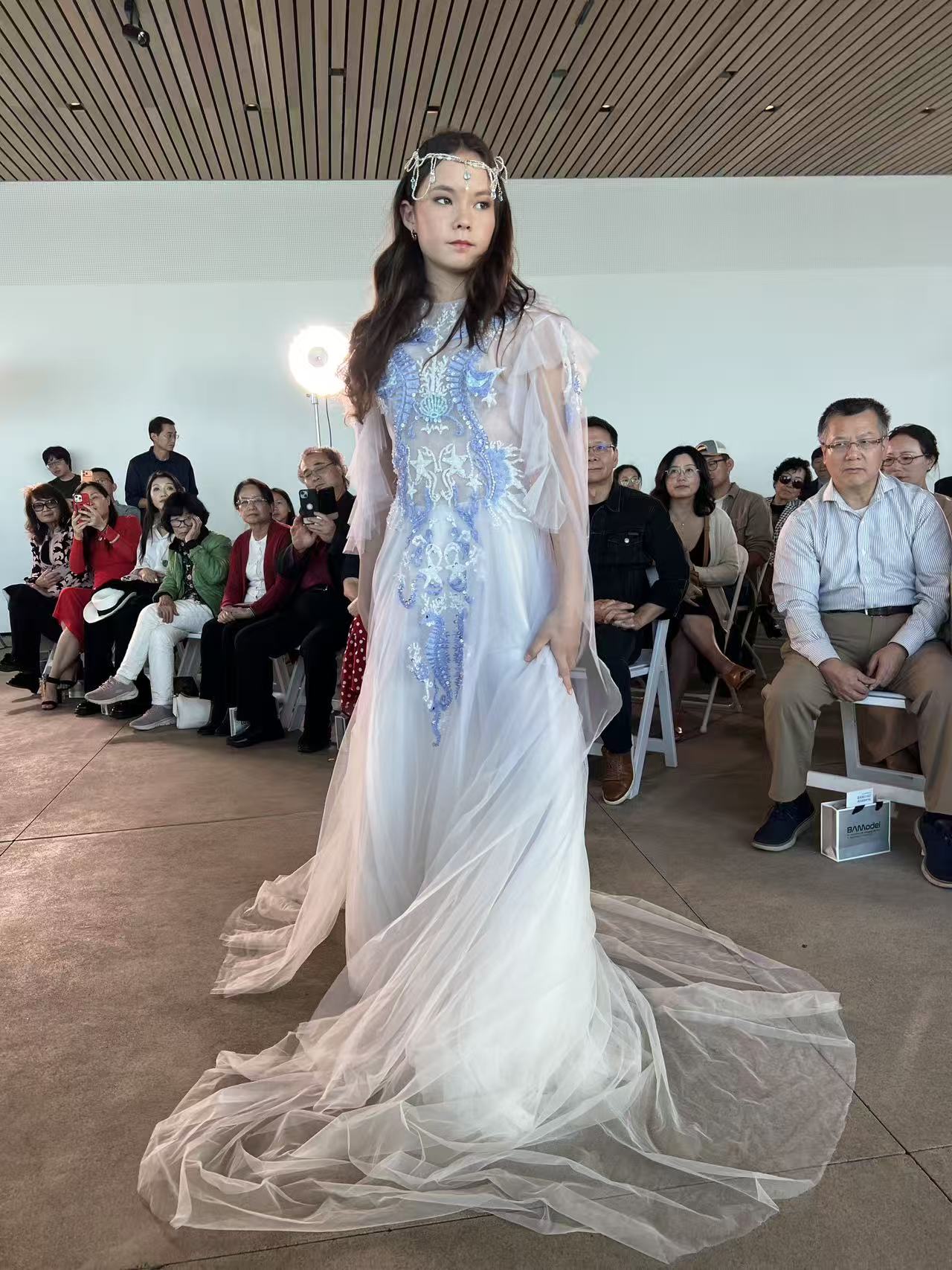 2025 12 08 时装秀 6