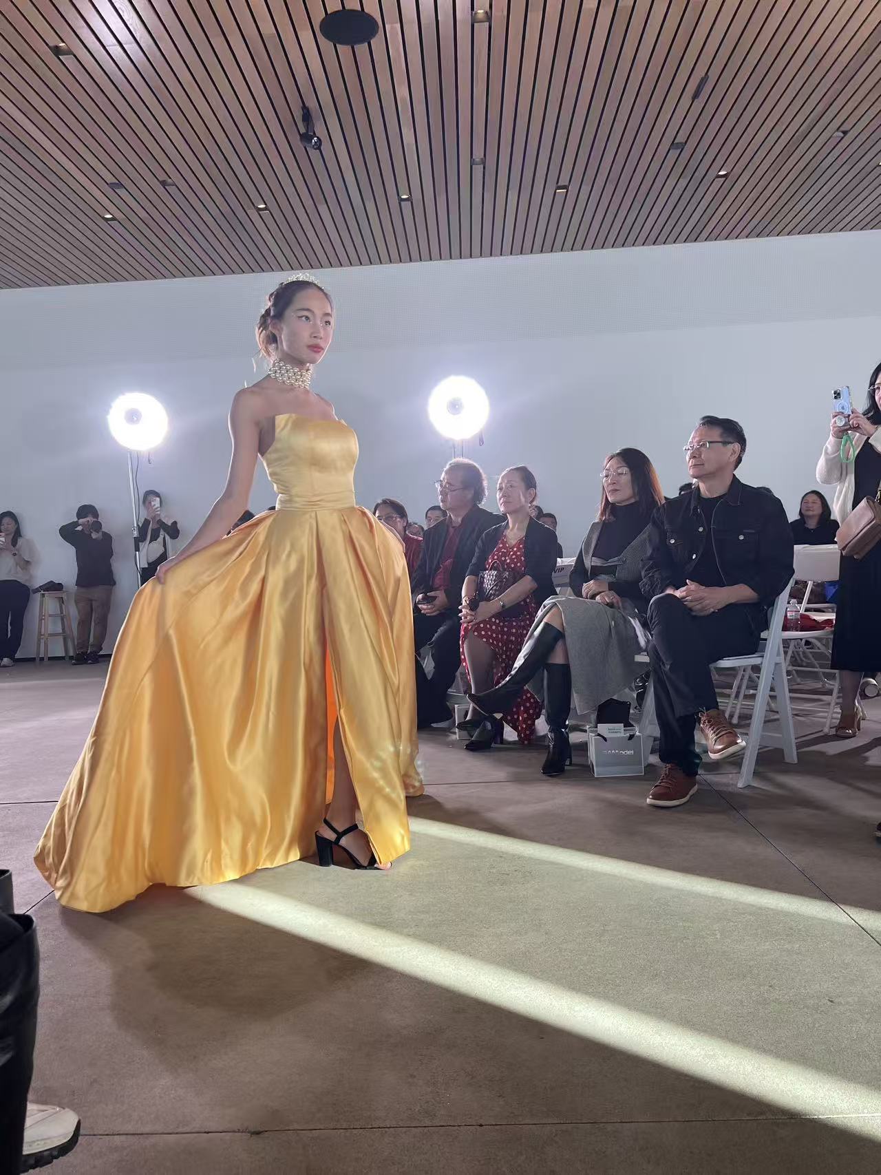 2025 12 08 时装秀 7