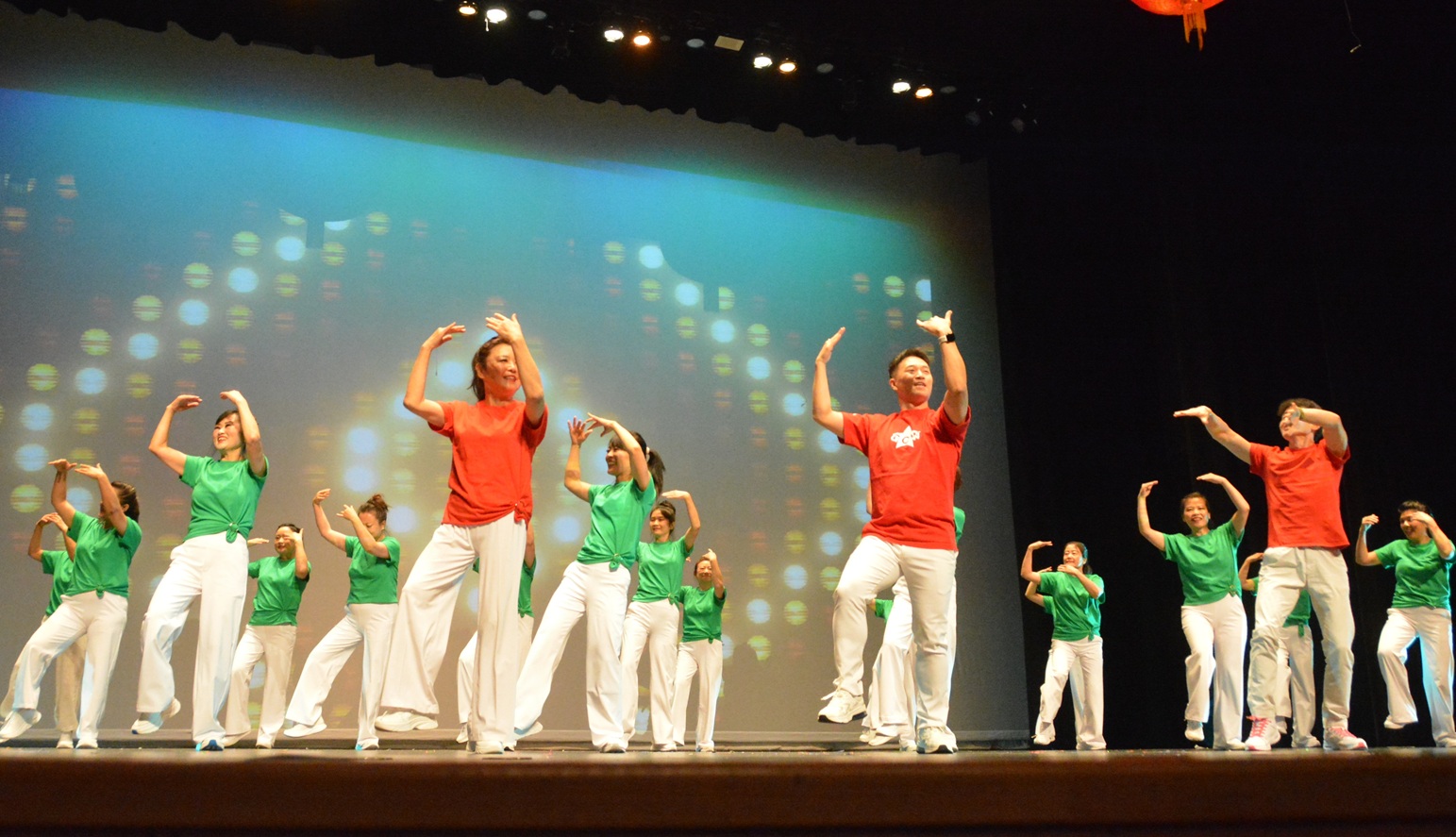 2026 02 21 15 快闪 最炫小苹果