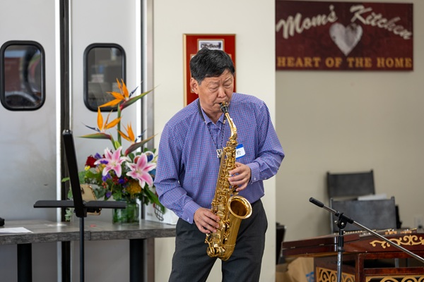 2026 04 20 萨克斯风 牵手余野